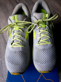 brooks trainers sale uk